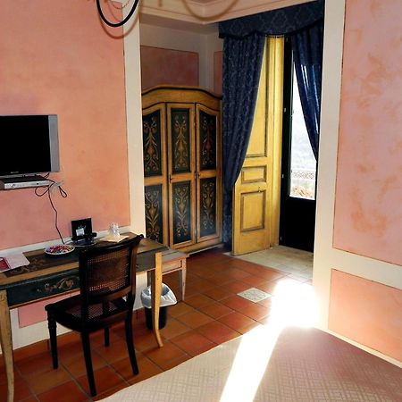 Antichi Feudi Dimora D'Epoca Hotel Teggiano Phòng bức ảnh