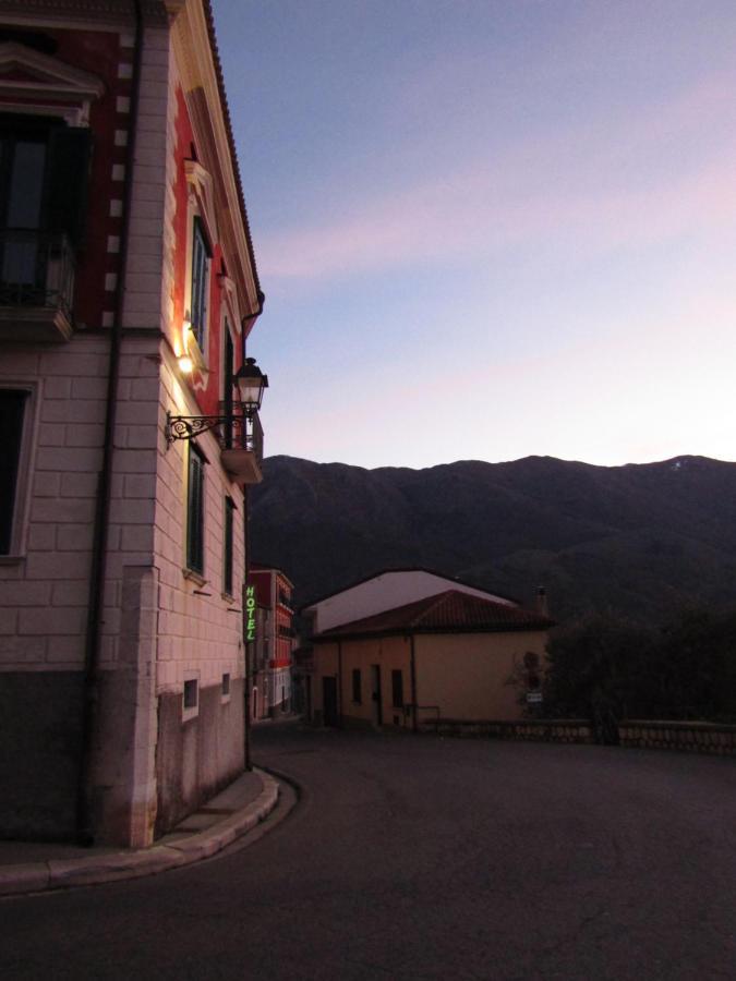 Antichi Feudi Dimora D'Epoca Hotel Teggiano Ngoại thất bức ảnh