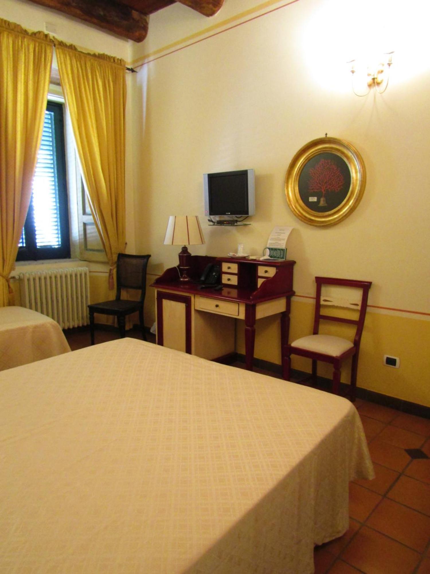 Antichi Feudi Dimora D'Epoca Hotel Teggiano Phòng bức ảnh